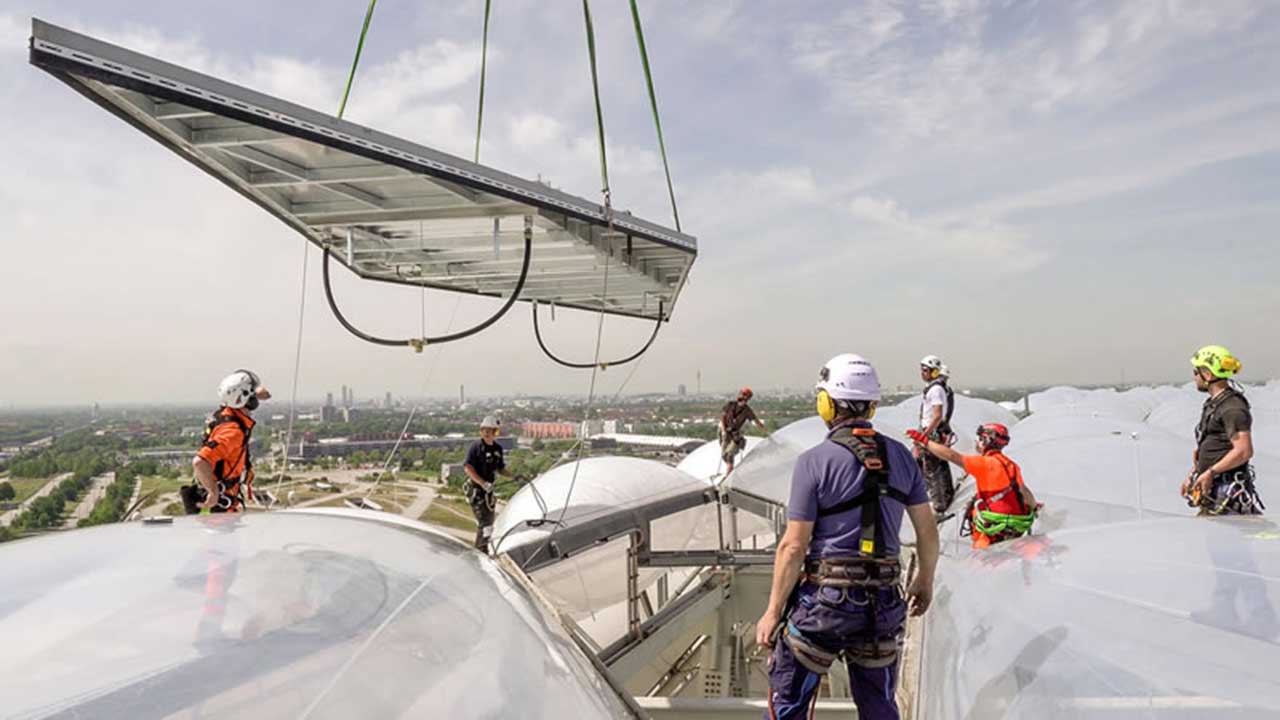 Allianz Arena Companeer Austausch Hubkissen